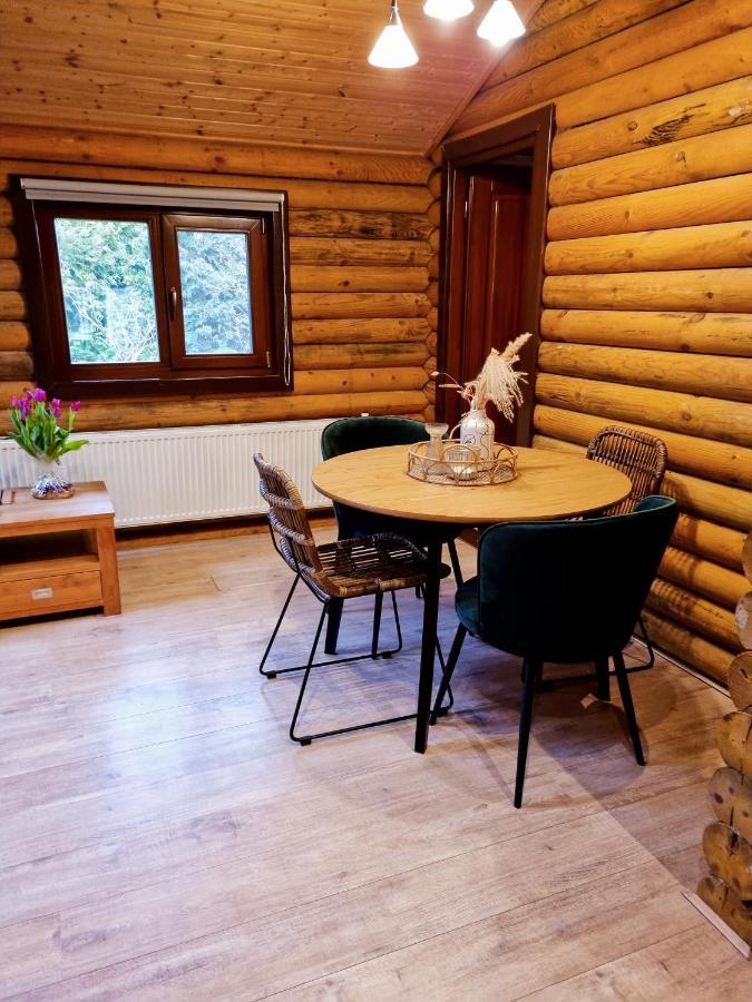 Finse Woning Op Camping De Tulpenweide Breezand Exterior foto